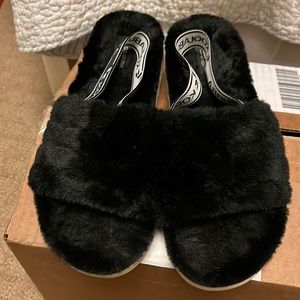 Ugg Koolaburra fluff slides